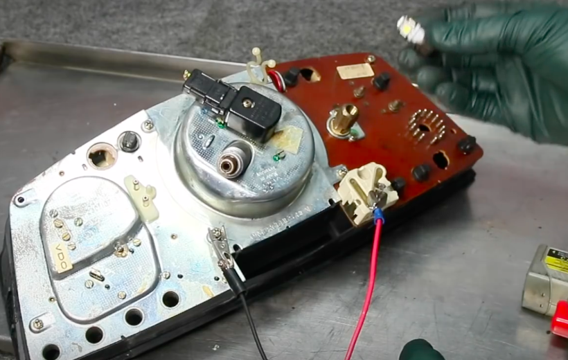 Testing LED Dash Lights for Older Mercedes Instrument Clusters Lights